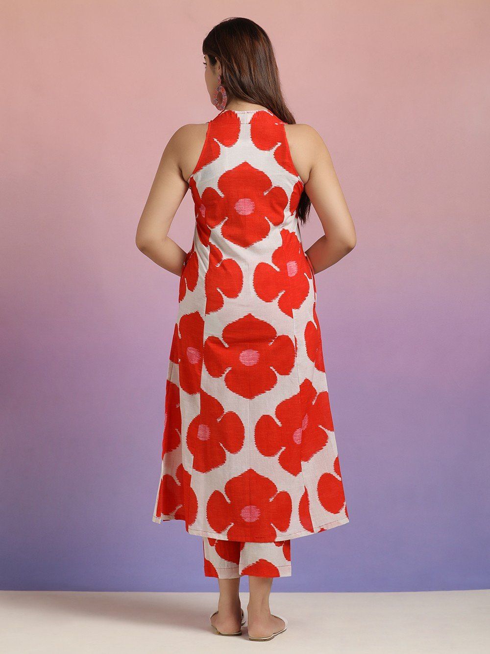 Women's Floral Print Co-ord Set, V-Neck Sleeveless Kurta with Pants, Red and White