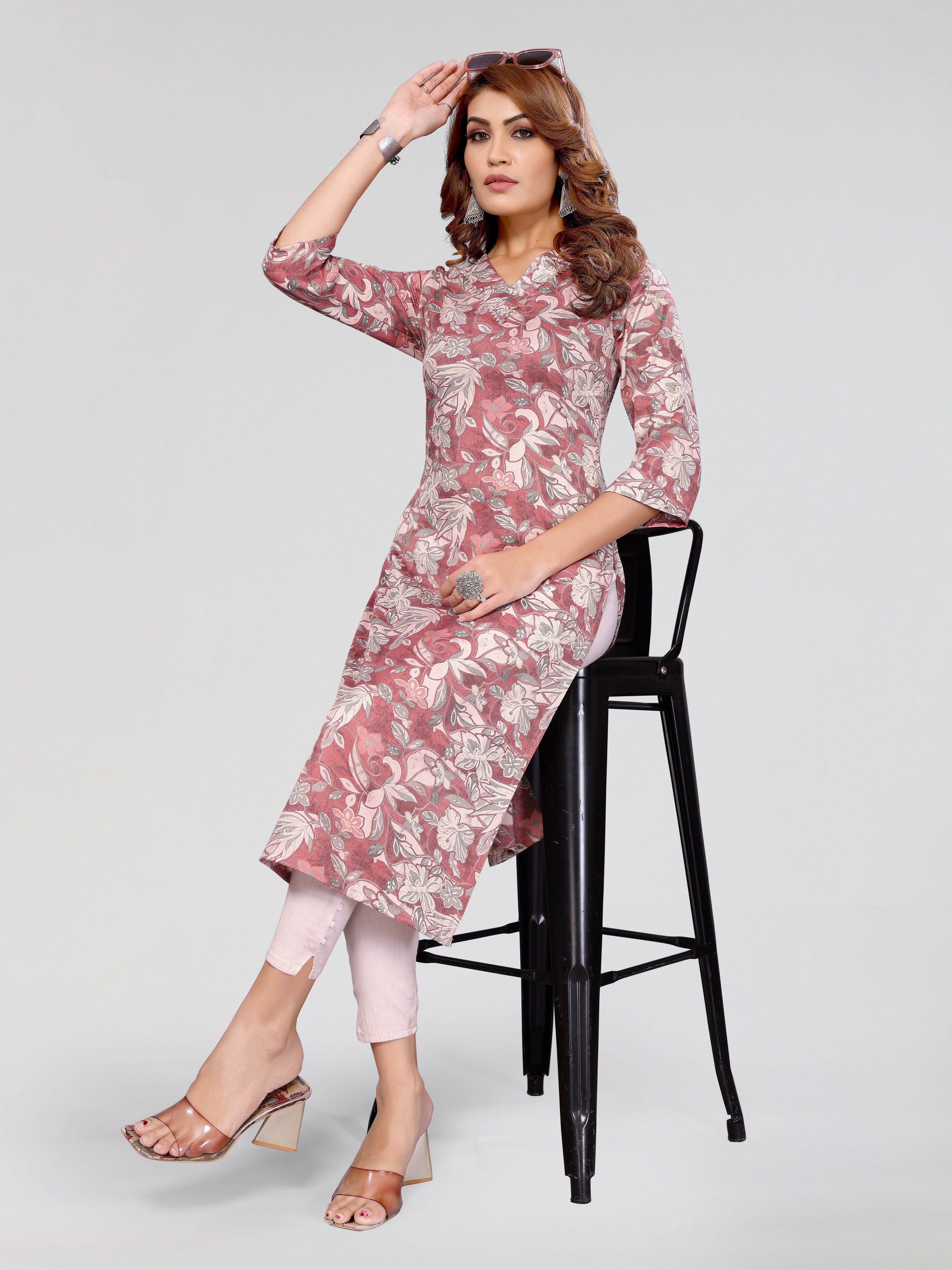 Floral Print Straight Kurti with 3/4 Sleeves, Pink and White, V-Neck